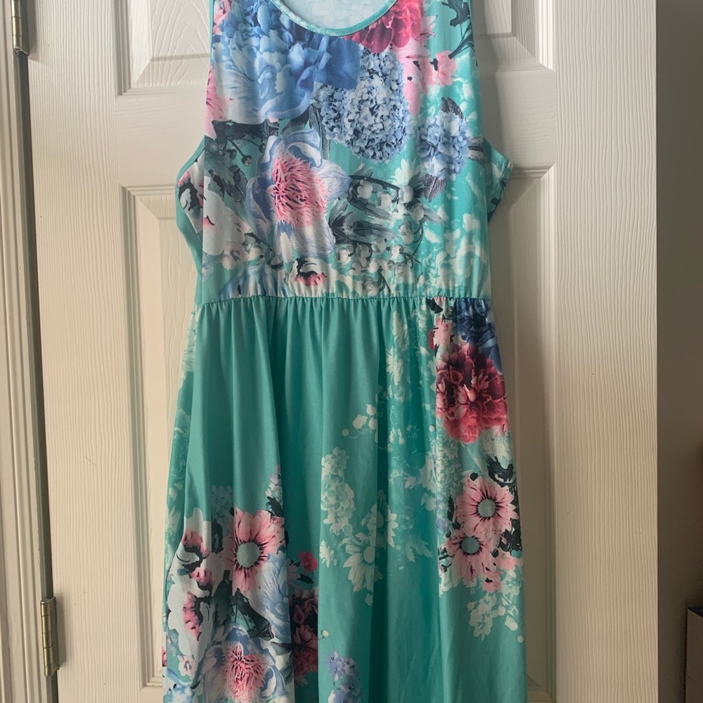✨👗EUC Ours dress with pockets Size XL